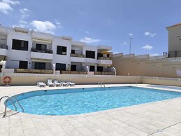 Apartment Edith - Ocean View Just Above the Beach