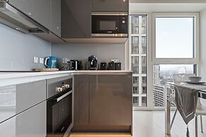 Elegant 2 Bed Apartment Within Many Attractions