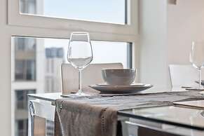 Elegant 2 Bed Apartment Within Many Attractions