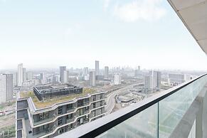 Elegant 2 Bed Apartment Within Many Attractions