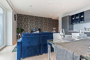 Elegant 2 Bed Apartment Within Many Attractions