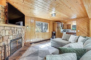 Crestline Vacation Rental < 1 Mi to Lake Gregory!