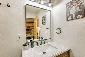 Crestline Vacation Rental < 1 Mi to Lake Gregory!