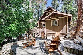 Crestline Vacation Rental < 1 Mi to Lake Gregory!