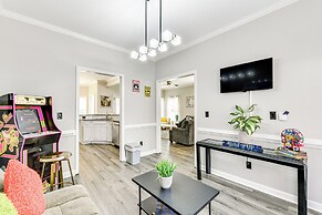 9 Mi to Uptown: Abode w/ Hot Tub in Charlotte!