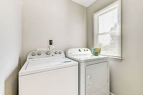 9 Mi to Uptown: Abode w/ Hot Tub in Charlotte!