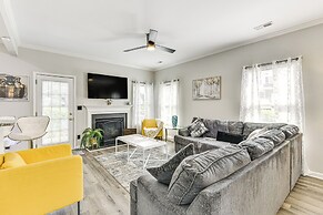 9 Mi to Uptown: Abode w/ Hot Tub in Charlotte!