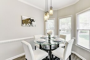 9 Mi to Uptown: Abode w/ Hot Tub in Charlotte!