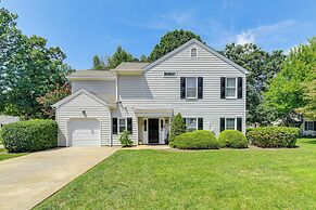 9 Mi to Uptown: Abode w/ Hot Tub in Charlotte!