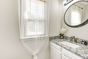 9 Mi to Uptown: Abode w/ Hot Tub in Charlotte!