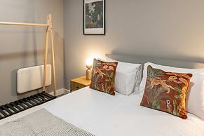 Host Stay Monarchs Quay