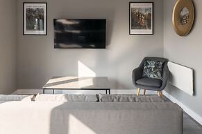 Host Stay Monarchs Quay