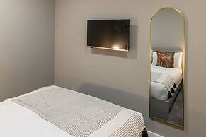 Host Stay Monarchs Quay