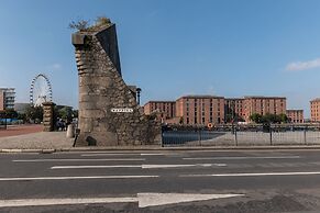 Host Stay Monarchs Quay