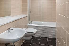 Host Stay Monarchs Quay