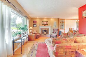 1440 Getaway w/ Yard & Deck ~ 16 Mi to Rochester