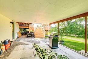1440 Getaway w/ Yard & Deck ~ 16 Mi to Rochester