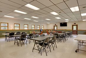 Hillsgrove Cabin: 9 Mi to Worlds End State Park!