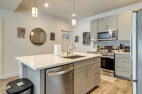 Pet-friendly Condo w/ Balcony ~ 17 Mi to Denver