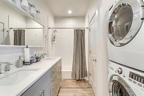 Pet-friendly Condo w/ Balcony ~ 17 Mi to Denver