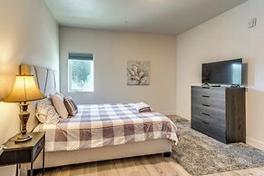 Pet-friendly Condo w/ Balcony ~ 17 Mi to Denver