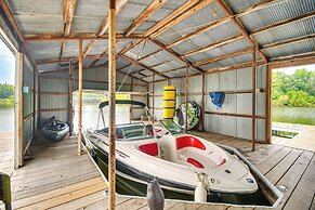 On-site Lake Access: Pet-friendly Vinita Home