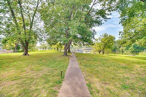 On-site Lake Access: Pet-friendly Vinita Home