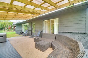 On-site Lake Access: Pet-friendly Vinita Home