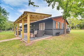 On-site Lake Access: Pet-friendly Vinita Home