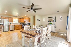 On-site Lake Access: Pet-friendly Vinita Home