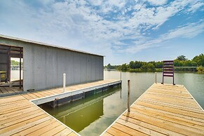 On-site Lake Access: Pet-friendly Vinita Home
