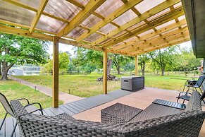 On-site Lake Access: Pet-friendly Vinita Home