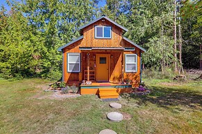 Cabin on 5 Acres in Port Angeles w/ Fire Pit!