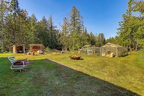 Cabin on 5 Acres in Port Angeles w/ Fire Pit!
