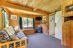 Cabin on 5 Acres in Port Angeles w/ Fire Pit!