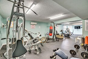 Daytona Beach Condo w/ Balcony: 5 Mi to Speedway!