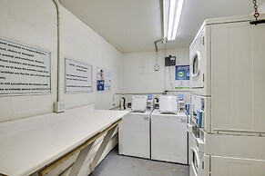 Daytona Beach Condo w/ Balcony: 5 Mi to Speedway!