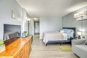 Daytona Beach Condo w/ Balcony: 5 Mi to Speedway!