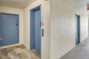 Daytona Beach Condo w/ Balcony: 5 Mi to Speedway!