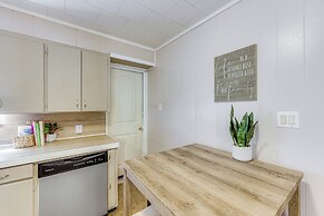 Rural Escape Near Lake Ouachita w/ Gas Grill!