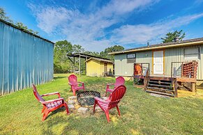 Rural Escape Near Lake Ouachita w/ Gas Grill!