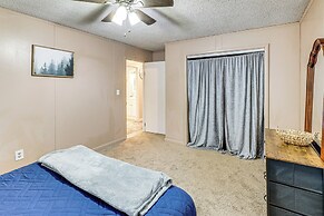 Rural Escape Near Lake Ouachita w/ Gas Grill!