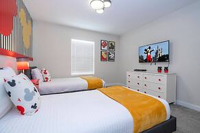 Stunning 4Bd w Pool Storey Lake Resort 4821