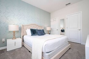 Stunning 4Bd w Pool Storey Lake Resort 4821