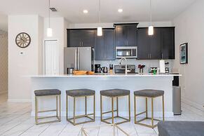 Stunning 4Bd w Pool Storey Lake Resort 4821