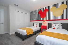 Stunning 4Bd w Pool Storey Lake Resort 4821