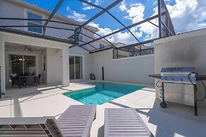 Stunning 4Bd w Pool Storey Lake Resort 4821