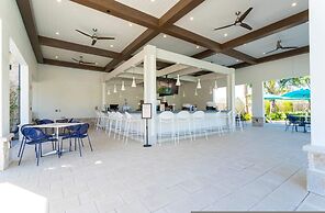 Stunning 4Bd w Pool Storey Lake Resort 4821