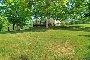 Home Near Dale Hollow Lake: Deck & Fire Pit