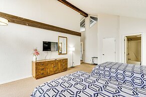 Osage Beach Home w/ 3 Decks in Margaritaville!